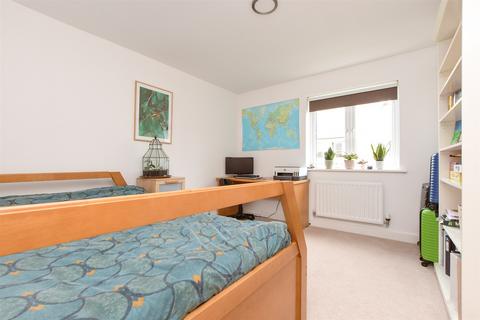 2 bedroom apartment for sale, Shetland Close, Cranleigh, Surrey