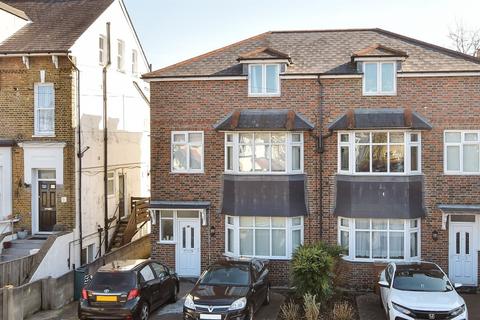 2 bedroom flat for sale, Clarendon Road, Wallington, Surrey