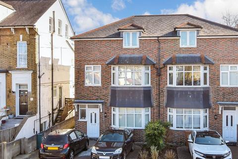 2 bedroom flat for sale, Clarendon Road, Wallington, Surrey