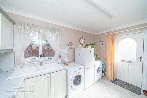 6 Berwyn Grove, Walsall, WS6 7DW
