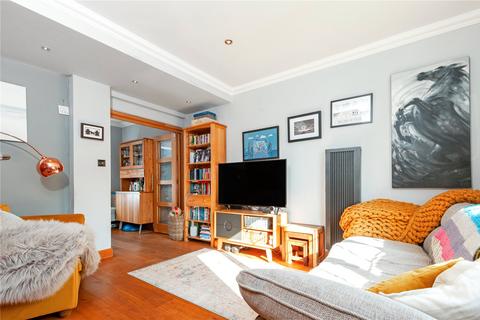 13 Henty Walk, London, SW15 5AG