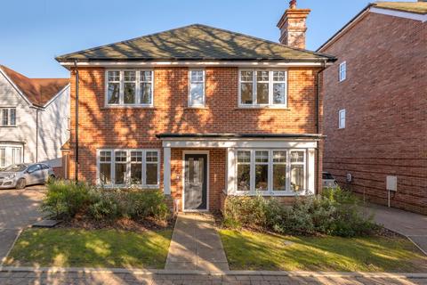 4 bedroom detached house for sale, Shoubridge Way, Southwater