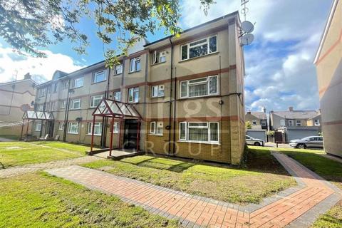 1 bedroom apartment for sale, Harveyfields, Waltham Abbey, Essex, EN9 1HW