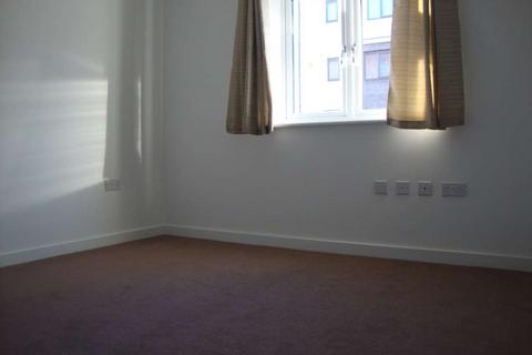 2 bedroom flat to rent, Columbia Crescent, Wolverhampton WV10