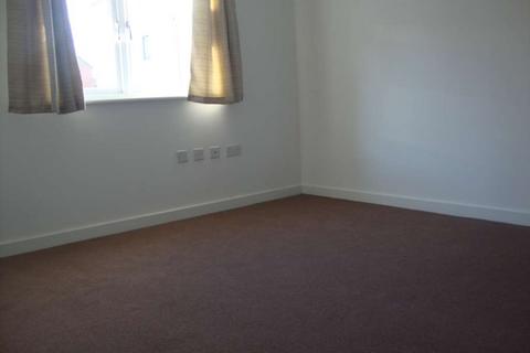 2 bedroom flat to rent, Columbia Crescent, Wolverhampton WV10