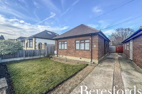 2 bedroom bungalow for sale, Coleridge Road, Heaton Grange, RM3