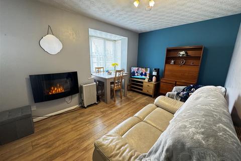 1 bedroom flat for sale, Falcon Close, Dunstable