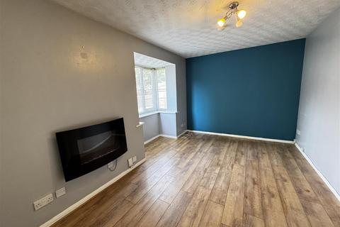 undefined, Falcon Close, Dunstable