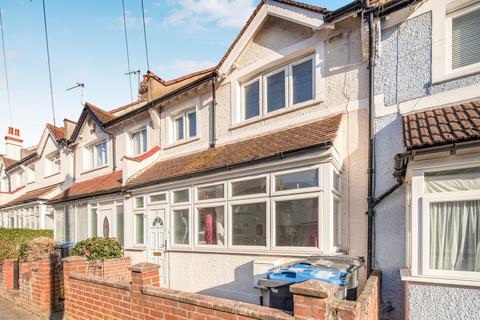 3 bedroom terraced house to rent, Cassland Road Thorton Heath CR7