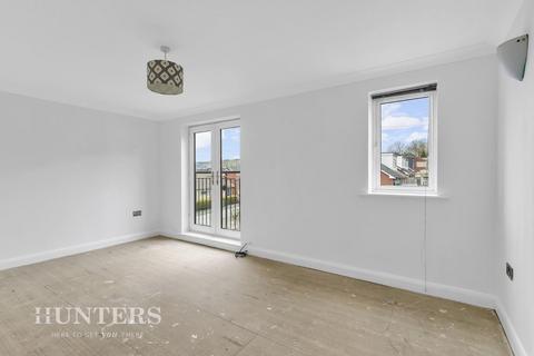 3 bedroom townhouse for sale, Micklehurst Road, Mossley