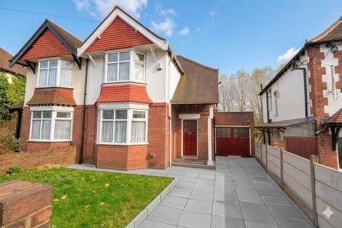3 bedroom semi-detached house to rent, Adshead Road, Dudley DY2