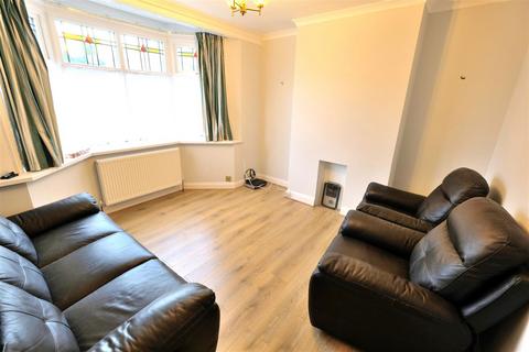 3 bedroom semi-detached house to rent, Adshead Road, Dudley DY2