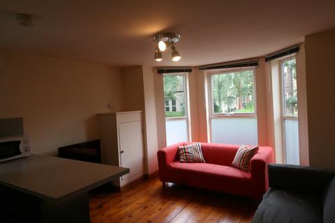 3 bedroom flat to rent, Old Lansdowne Road, Manchester M20