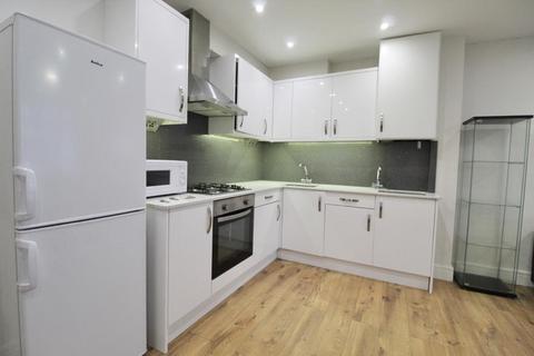 2 bedroom flat to rent, Golders Green Road, London NW11