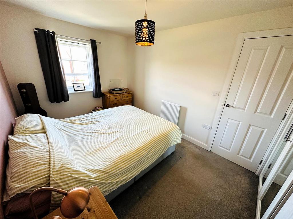 Bed 1.jpg