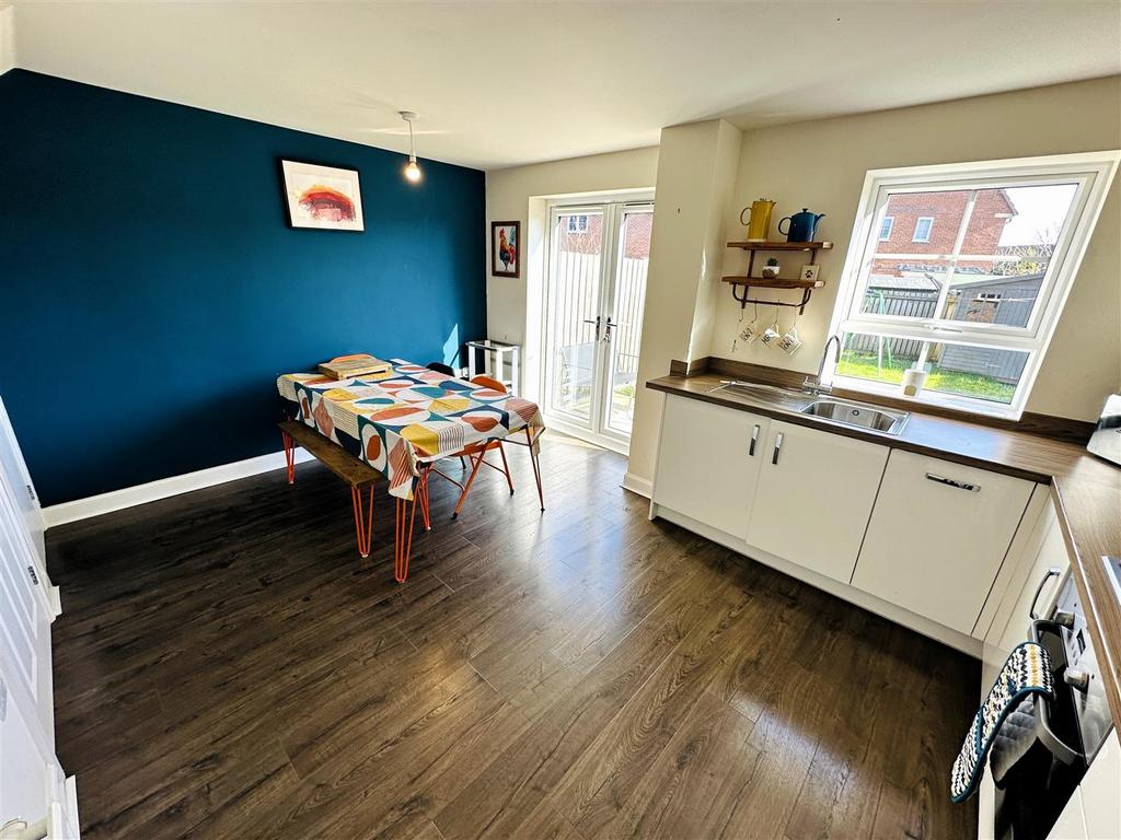 Kitchen Diner.2.jpg