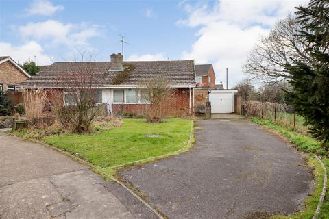 2 bedroom semi-detached bungalow for sale, Amberley Close, Horsham