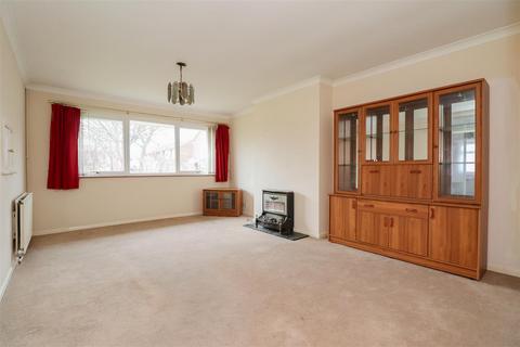 2 bedroom semi-detached bungalow for sale, Amberley Close, Horsham