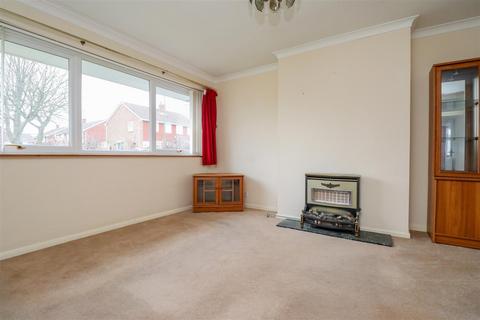 8 Amberley Close, Horsham, RH12 4LL