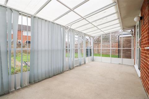 8 Amberley Close, Horsham, RH12 4LL