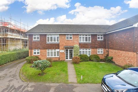 2 bedroom ground floor flat for sale, Epsom Road, Leatherhead, Surrey