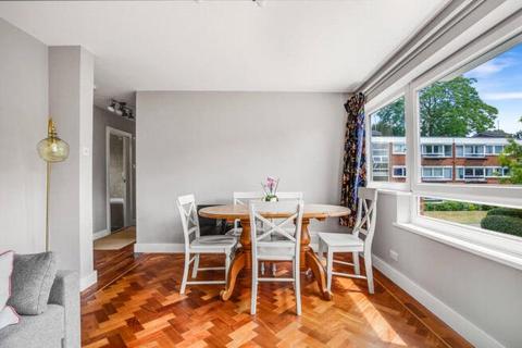 2 bedroom apartment for sale, Charmouth Court, Kings Road, Richmond, TW10