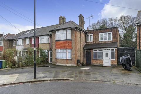 4 bedroom semi-detached house for sale, Selborne Gardens, Greenford UB6