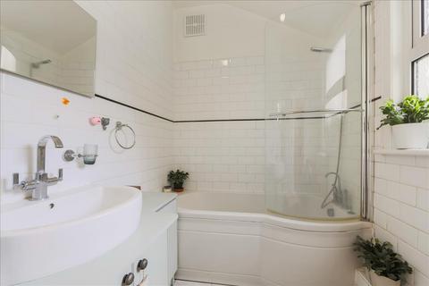 3 bedroom house to rent, Goodhall Street, London, NW10