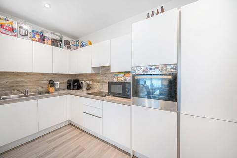 3 bedroom apartment for sale, London E13