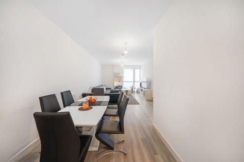 3 bedroom apartment for sale, London E13