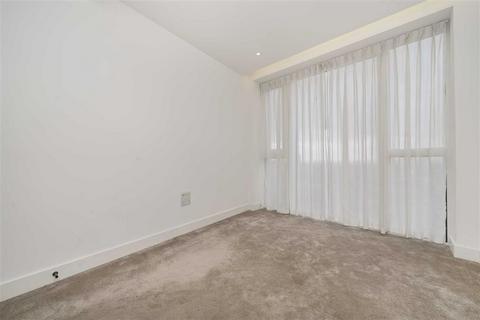 3 bedroom flat to rent, Vaughan Way, London E1W