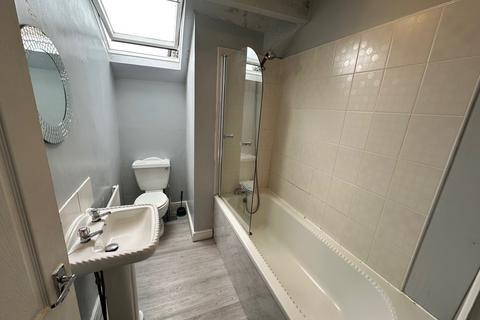 6 bedroom house to rent, Providence Avenue, Leeds LS6