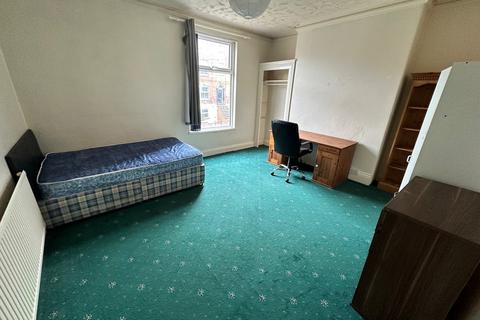 6 bedroom house to rent, Providence Avenue, Leeds LS6