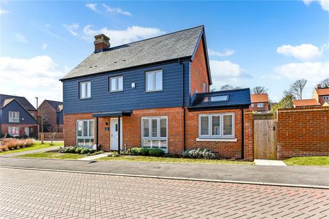 3 bedroom detached house to rent, Burstall Gardens, Winchester, Hampshire, SO22