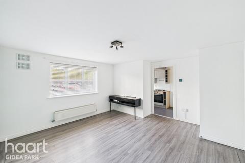 2 bedroom apartment for sale, Wellington House, Kidman Close, Gidea Park