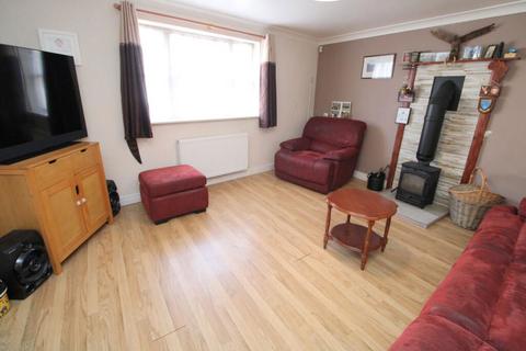 3 bedroom end of terrace house for sale, Vale Road, Rhyl, Denbighshire, LL18 2BY