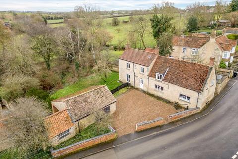 5 Castle Gate, Castle Bytham, Grantham, NG33 4RU