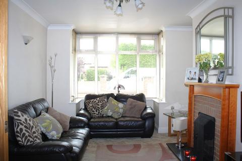 3 bedroom semi-detached house to rent, Wendover Road, Aylesbury HP22