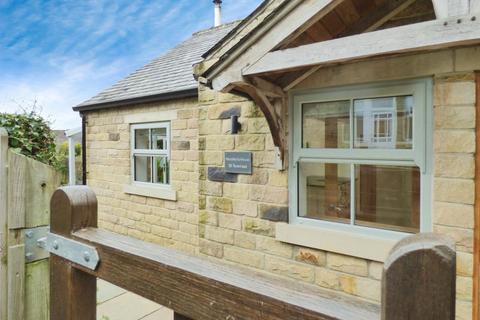 3 bedroom detached house to rent, Hendricks House, Town Head, Silsden