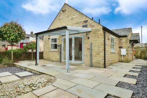 3 bedroom detached house to rent, Hendricks House, Town Head, Silsden