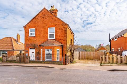 3 bedroom detached house for sale, Norwich Road, North Walsham