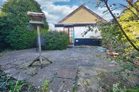 2 bedroom detached bungalow for sale, Seagrave Street, Kettering, NN15