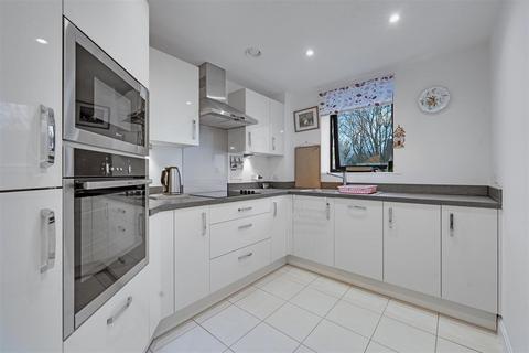 1 bedroom apartment for sale, Poets Place, Alderton Hill, Loughton IG10 3FS