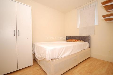 3 bedroom flat to rent, Sussex Way, Archway