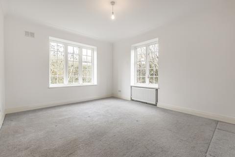 3 bedroom flat to rent, Manor Fields Putney SW15