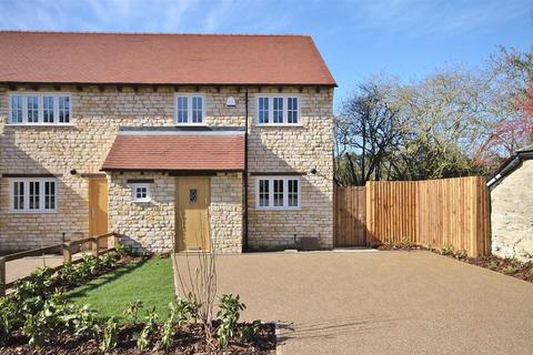 3 bedroom cottage to rent, TACKLEY EPC RATING B