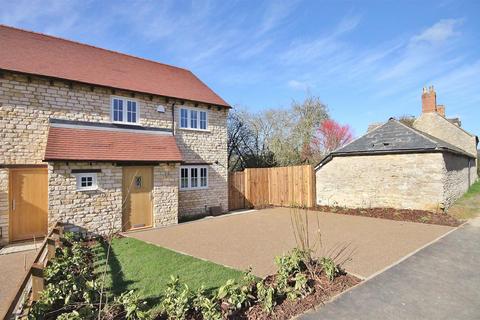 3 bedroom cottage to rent, TACKLEY EPC RATING B