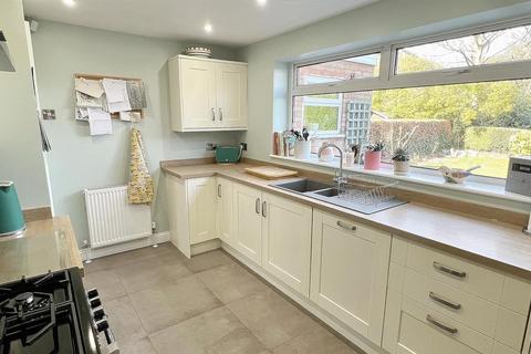 17 Ollison Drive, Sutton Coldfield, B74 3DZ
