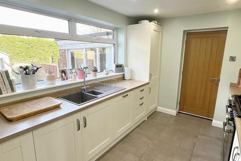 17 Ollison Drive, Sutton Coldfield, B74 3DZ