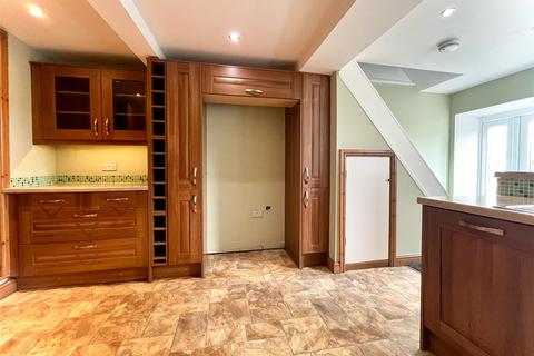 3 Oldham Road, Uppermill, Oldham, OL3 6HY
